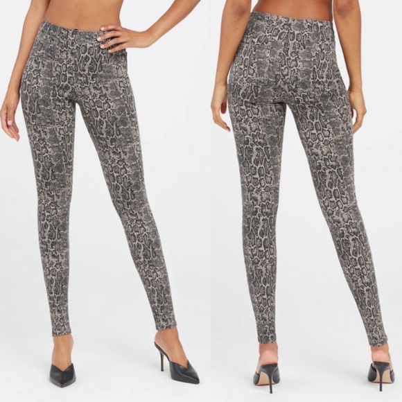 Spanx Jean-ish Ankle Leggings in Python Snake Print Size 1X - Picture 8 of 8